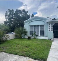 2317 W Bristol Ave in Tampa, FL - Building Photo