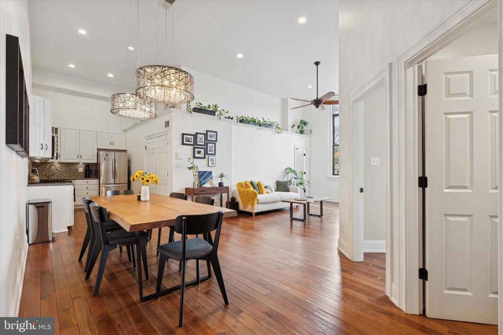 246 Fitzwater St in Philadelphia, PA - Building Photo