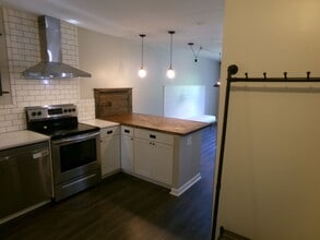 1074 Hickory Glen Rd in Winston-Salem, NC - Building Photo - Building Photo