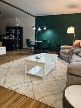 4755 Esterbrook Rd in Columbus, OH - Building Photo - Building Photo