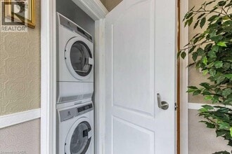 50 Ridgewood Ave in Guelph, ON - Building Photo - Building Photo