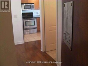 4080 Living Arts Dr in Mississauga, ON - Building Photo - Building Photo