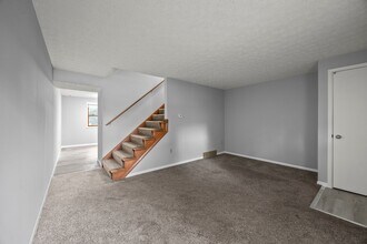 Glenn Ave in Columbus, OH - Building Photo - Interior Photo