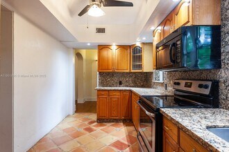 1109 Ferdinand St in Coral Gables, FL - Building Photo - Building Photo