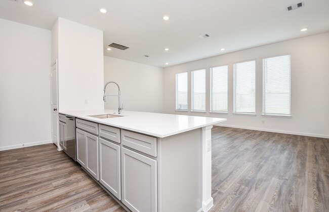 21138 Castroville Wy