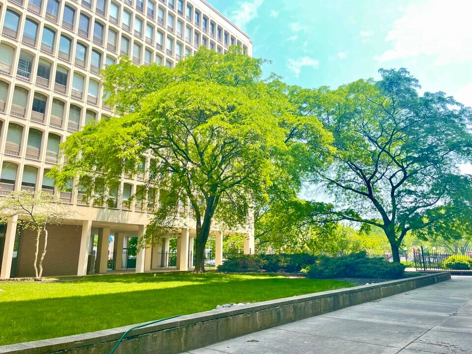 1450 E 55th Pl in Chicago, IL - Foto de edificio