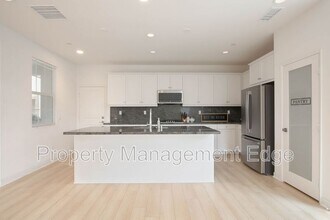45314 Via Vela in Temecula, CA - Building Photo - Building Photo