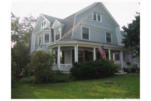 61 Elm St in Westerly, RI - Building Photo