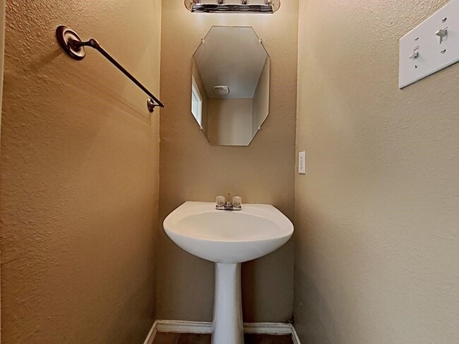 property at 503 Pine Cluster Ct