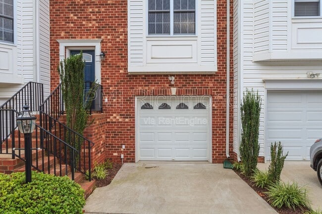 6909 Stratford Townes Way in Richmond, VA - Building Photo - Building Photo