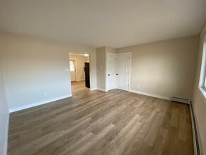 1232-1238 Jefferson St, Unit 1238 in Alexandria, MN - Building Photo - Building Photo