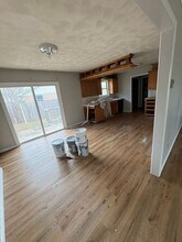 1303 E Division St in Bolivar, MO - Building Photo - Building Photo