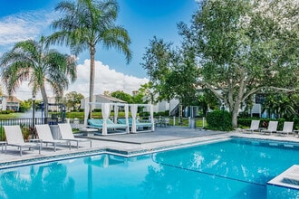 Trellis at the Lakes in St. Petersburg, FL - Foto de edificio - Building Photo