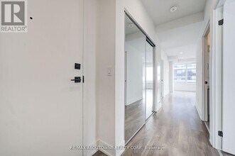 2489 Taunton Rd in Oakville, ON - Building Photo - Building Photo