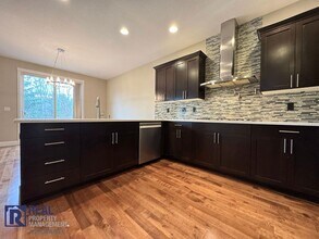 650 NW Willow Glen Pl in Beaverton, OR - Building Photo - Building Photo