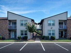 Ventana at the Lake Apartments in Hendersonville, TN - Building Photo - Building Photo