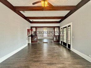 W. W Dobbs St in Tyler, TX - Foto de edificio - Building Photo