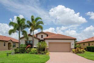 5119 Tobermory Way in Bradenton, FL - Building Photo