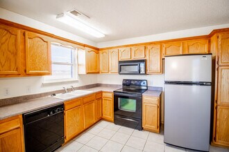 10601 Canton Ave in Lubbock, TX - Foto de edificio - Building Photo