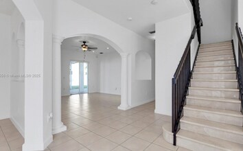 17994 NW 87th Pl in Hialeah, FL - Building Photo - Building Photo