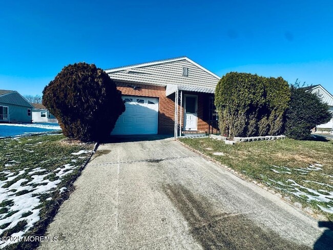 57 Encinitas Dr in Toms River, NJ - Building Photo - Building Photo