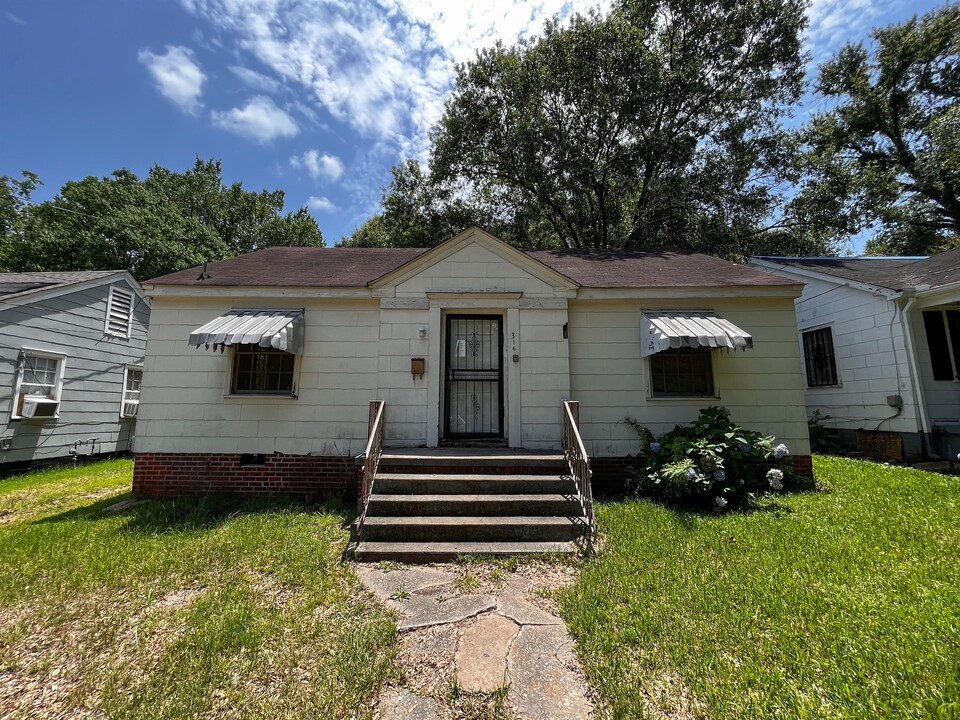 316 Daniels St in Jackson, MS - Building Photo