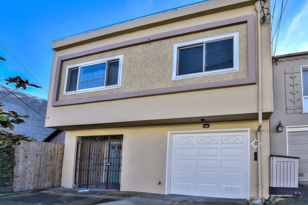 157 Thrift St in San Francisco, CA - Building Photo