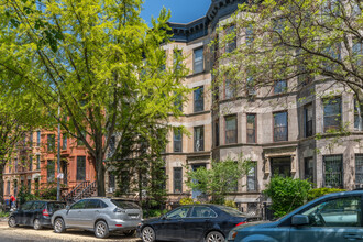 257 Prospect Pl in Brooklyn, NY - Foto de edificio - Building Photo