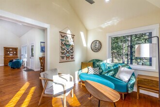 56832 Besson Rd in Bend, OR - Building Photo - Building Photo