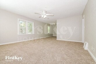 8000 E 87th St in Raytown, MO - Building Photo - Building Photo