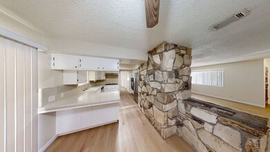 34840 Iris Ln in Yucaipa, CA - Building Photo - Building Photo