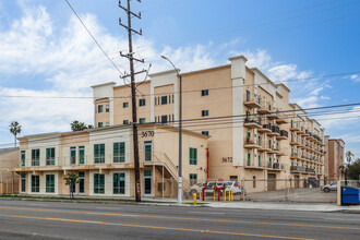 3674 W Imperial Hwy in Inglewood, CA - Building Photo - Primary Photo