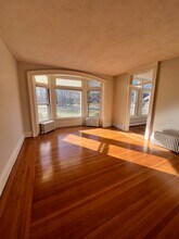 49 Beacon St, Unit 1L in Northampton, MA - Foto de edificio - Building Photo