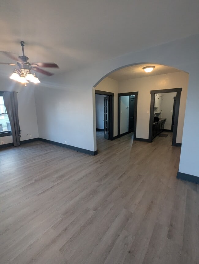 property at 211 W 10th Ave