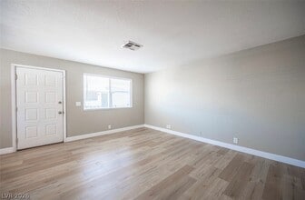 5336 Mancos Ct in Las Vegas, NV - Building Photo - Building Photo