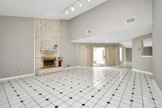 6407 Briar Terrace Dr in Houston, TX - Foto de edificio - Building Photo