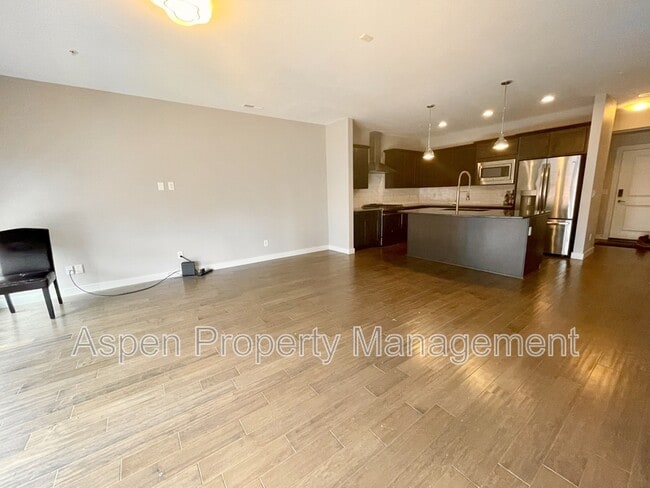 901 E 2nd Ave in Coralville, IA - Building Photo - Building Photo