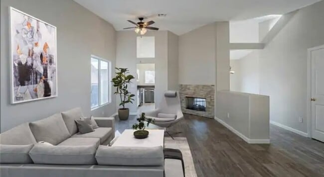 2033 Riderwood Ave in North Las Vegas, NV - Building Photo - Building Photo