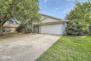 220 Dodge Trail in Keller, TX - Building Photo