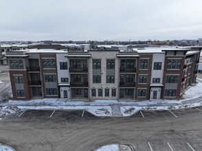 Hyde Park Towns & Flats in Noblesville, IN - Building Photo - Building Photo
