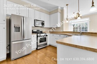 24107 Walnut Cir in Plainfield, IL - Building Photo - Building Photo