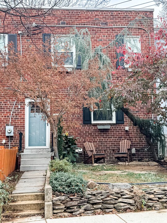 2963 Sycamore St in Alexandria, VA - Building Photo