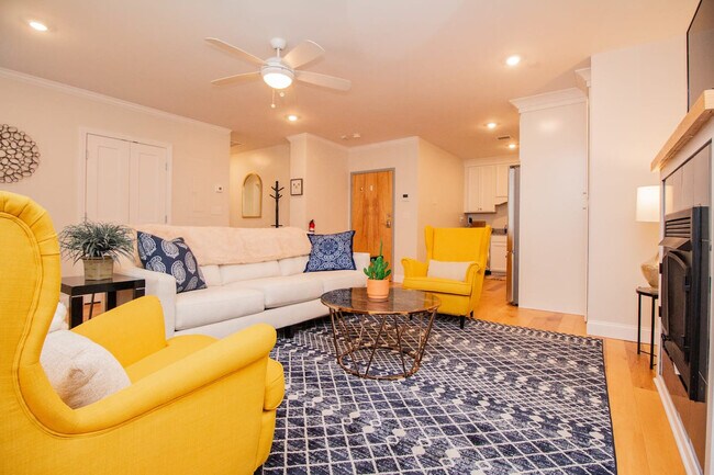 1008 Tremont St in Boston, MA - Building Photo - Building Photo