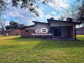 9506 Carousel Ln in Houston, TX - Foto de edificio - Building Photo