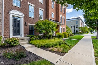 2612 Congress St in Carmel, IN - Foto de edificio - Building Photo