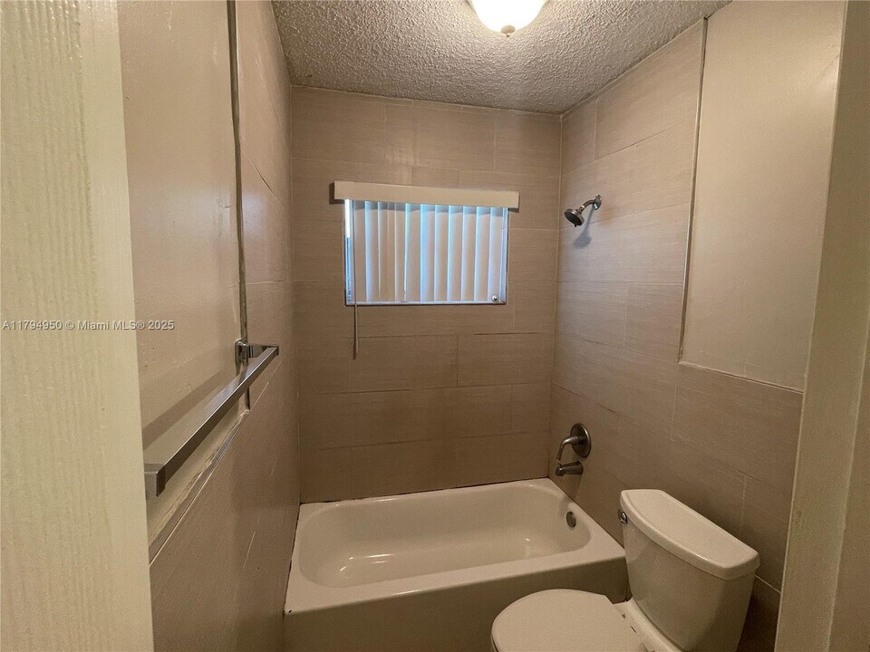 716 SW 16th Ave in Fort Lauderdale, FL - Building Photo
