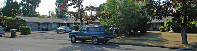 4002-4014 Ibex St NE in Salem, OR - Building Photo - Building Photo