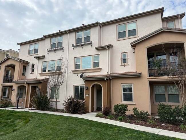 2797 Ferrara Cir in San Jose, CA - Building Photo - Building Photo