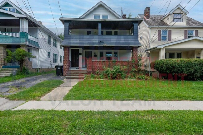 property at 15714 Huntmere Ave