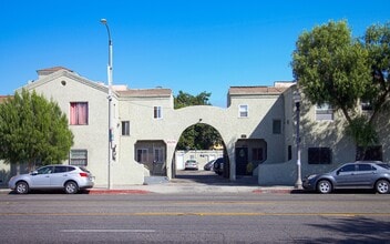 1141-1147 E Florence Ave in Los Angeles, CA - Building Photo - Building Photo